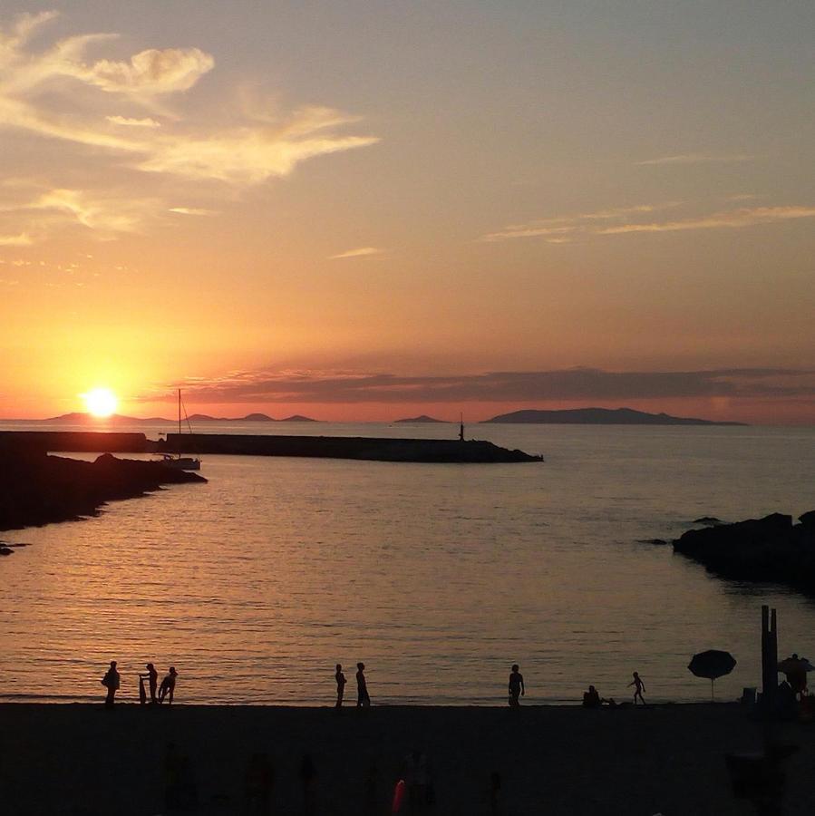 Grazioso Attico Vicino Alla Spiaggia E Al Centro Castelsardo Dış mekan fotoğraf